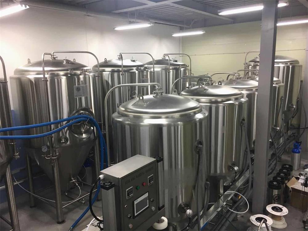 micro brewery, beer brewing system, Tiantai beer equipment, brewery equipment, grist miller machine, brewhouse, beer fermentation tank, bright beer tank, CIP cleaning cart, brewing beer, brewery plant, complete brewery equipment, beer fermenters, brite beer tanks, beer bottling machine, beer canning machine, auxiliary brewery systems.